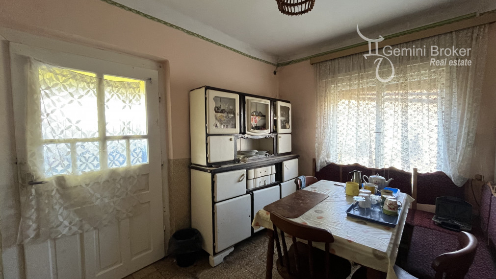 Felsőtelekes trojizbový dom s terasou a veľkým pozemkom