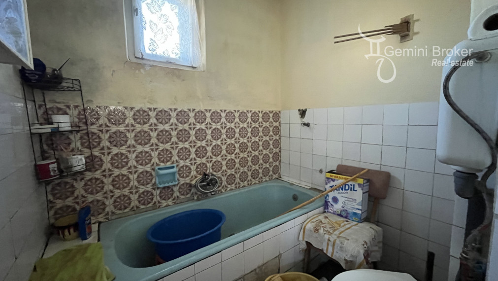 Felsőtelekes trojizbový dom s terasou a veľkým pozemkom