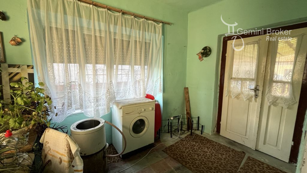 Felsőtelekes trojizbový dom s terasou a veľkým pozemkom