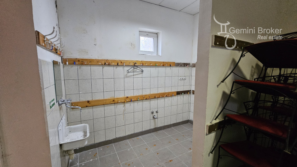 Pálháza - na predaj obchodné priestory