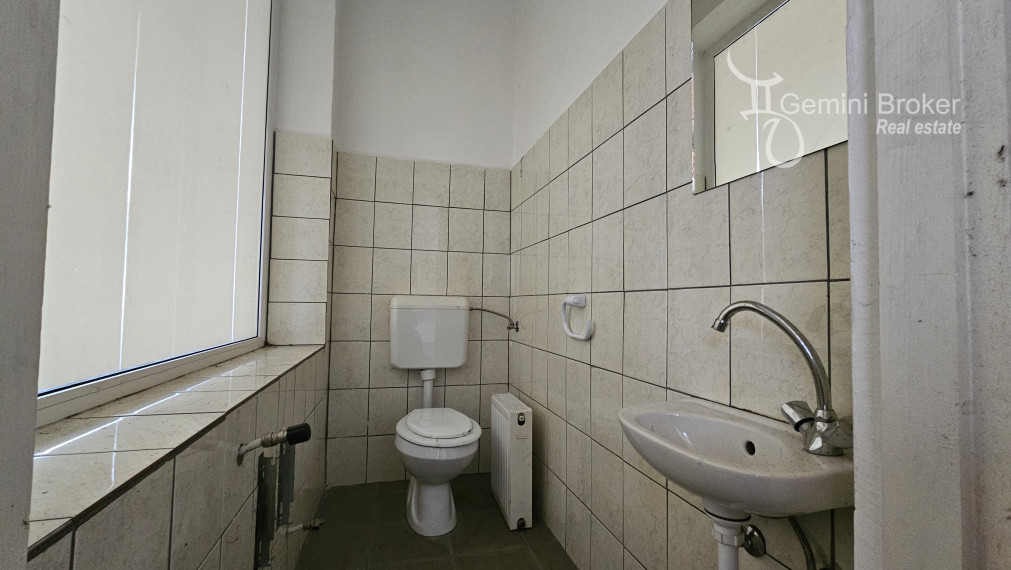 Pálháza - na predaj obchodné priestory