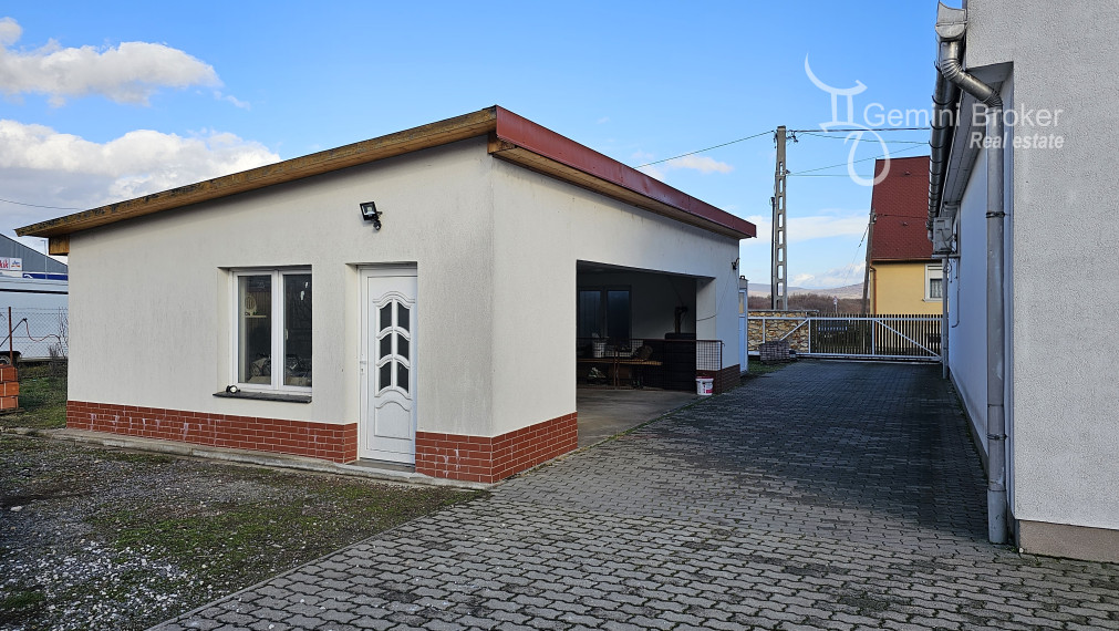 Sátoraljaújhely - Slovenské Nové Mesto - veľký rodinný dom s podnikaním