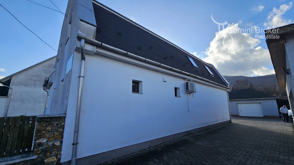 Sátoraljaújhely - Slovenské Nové Mesto - veľký rodinný dom s podnikaním