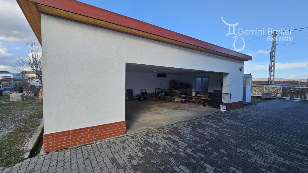 Sátoraljaújhely - Slovenské Nové Mesto - veľký rodinný dom s podnikaním