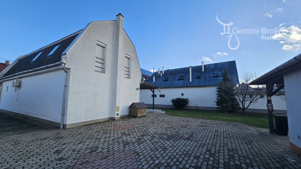 Sátoraljaújhely - Slovenské Nové Mesto - veľký rodinný dom s podnikaním