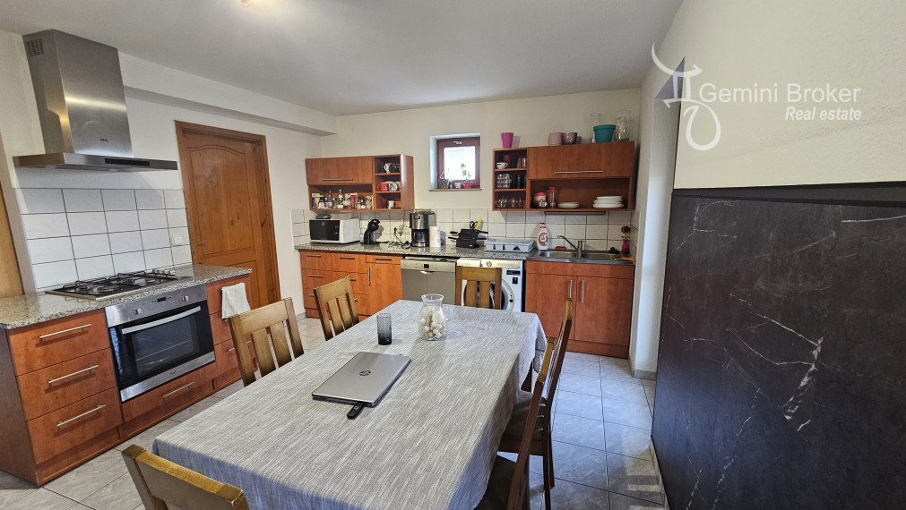 Sátoraljaújhely - Slovenské Nové Mesto - veľký rodinný dom s podnikaním