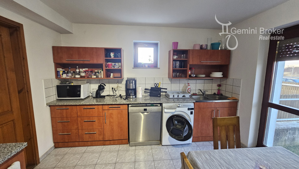 Sátoraljaújhely - Slovenské Nové Mesto - veľký rodinný dom s podnikaním