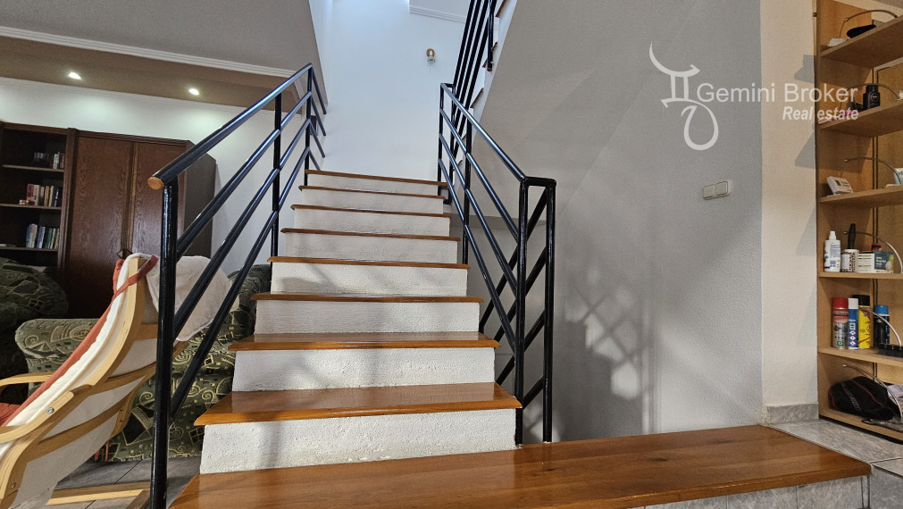 Sátoraljaújhely - Slovenské Nové Mesto - veľký rodinný dom s podnikaním