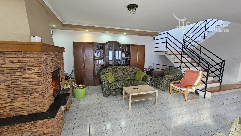 Sátoraljaújhely - Slovenské Nové Mesto - veľký rodinný dom s podnikaním