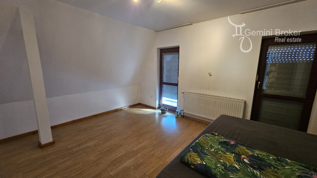 Sátoraljaújhely - Slovenské Nové Mesto - veľký rodinný dom s podnikaním