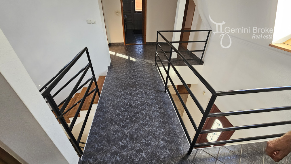 Sátoraljaújhely - Slovenské Nové Mesto - veľký rodinný dom s podnikaním