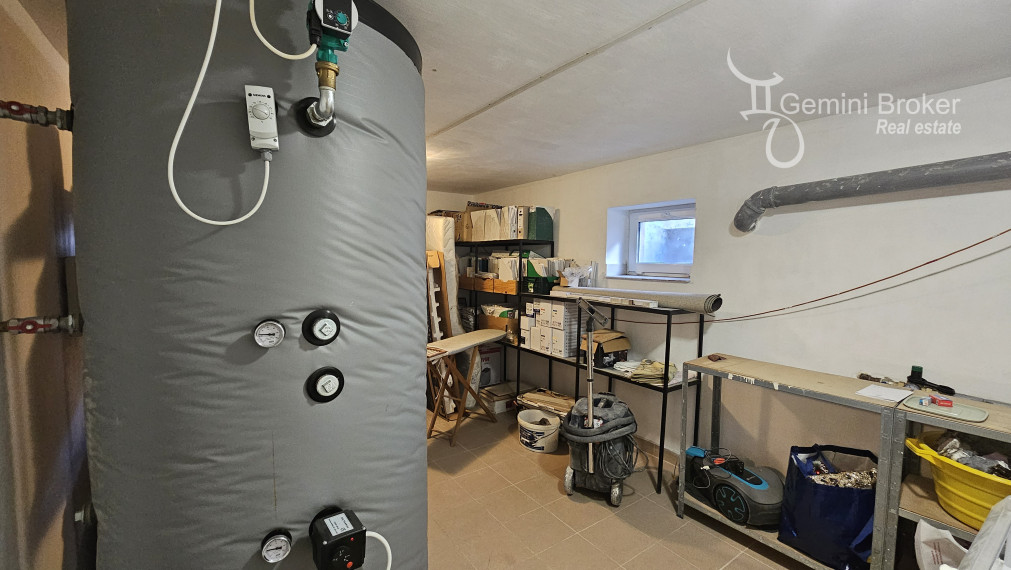 Sátoraljaújhely - Slovenské Nové Mesto - veľký rodinný dom s podnikaním