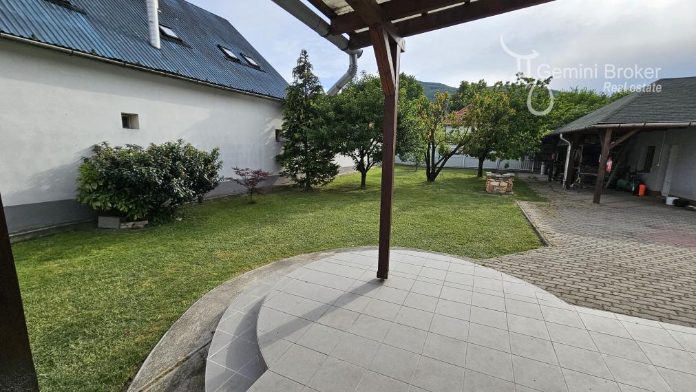 Sátoraljaújhely - Slovenské Nové Mesto - veľký rodinný dom s podnikaním