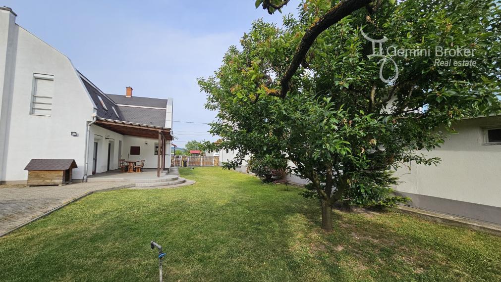 Sátoraljaújhely - Slovenské Nové Mesto - veľký rodinný dom s podnikaním