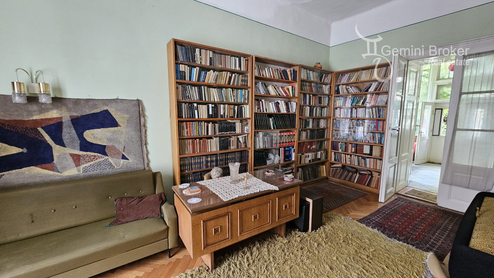 Sátoraljaújhely - 4 izbový rodinný dom v centre mesta s dvojgarážou