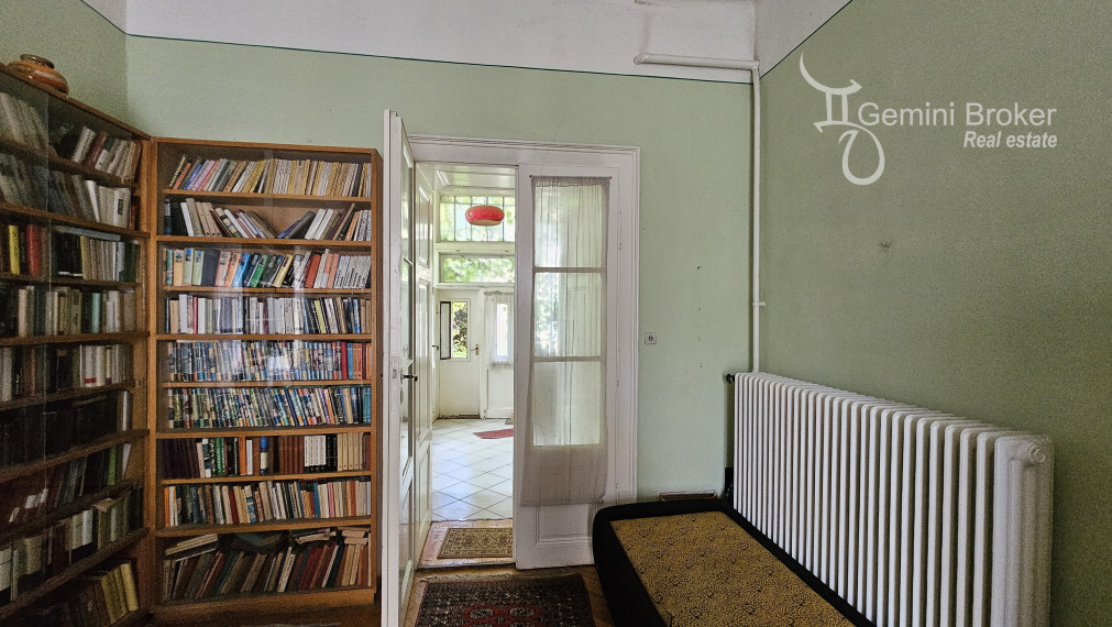 Sátoraljaújhely - 4 izbový rodinný dom v centre mesta s dvojgarážou