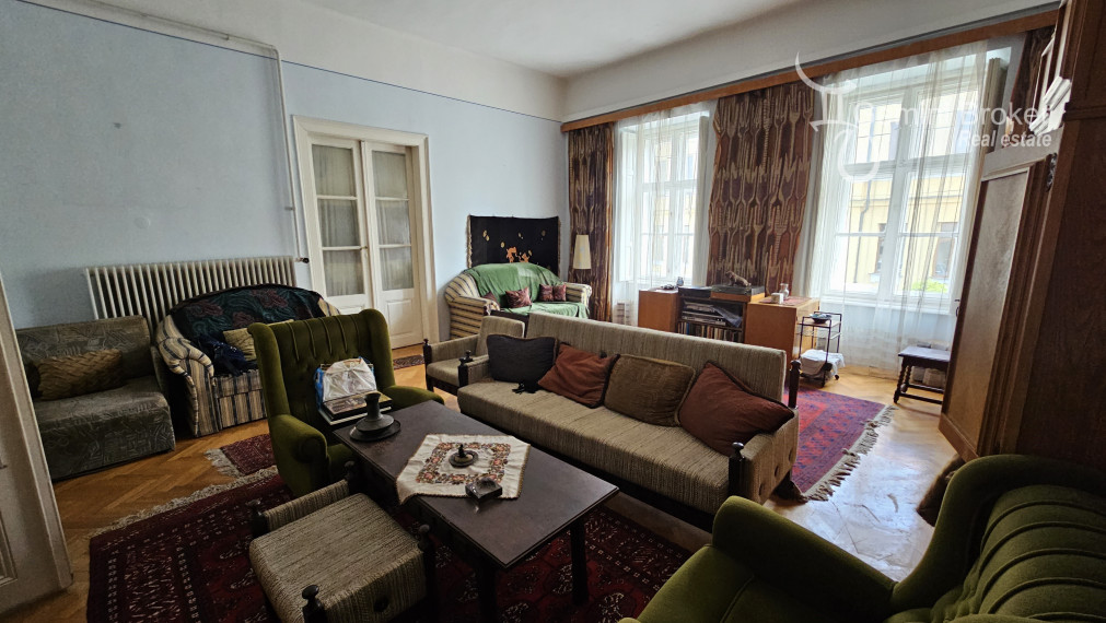 Sátoraljaújhely - 4 izbový rodinný dom v centre mesta s dvojgarážou