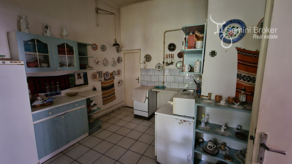 Sátoraljaújhely - 4 izbový rodinný dom v centre mesta s dvojgarážou