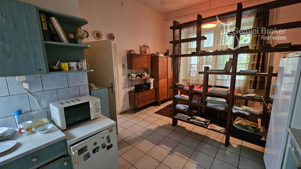 Sátoraljaújhely - 4 izbový rodinný dom v centre mesta s dvojgarážou