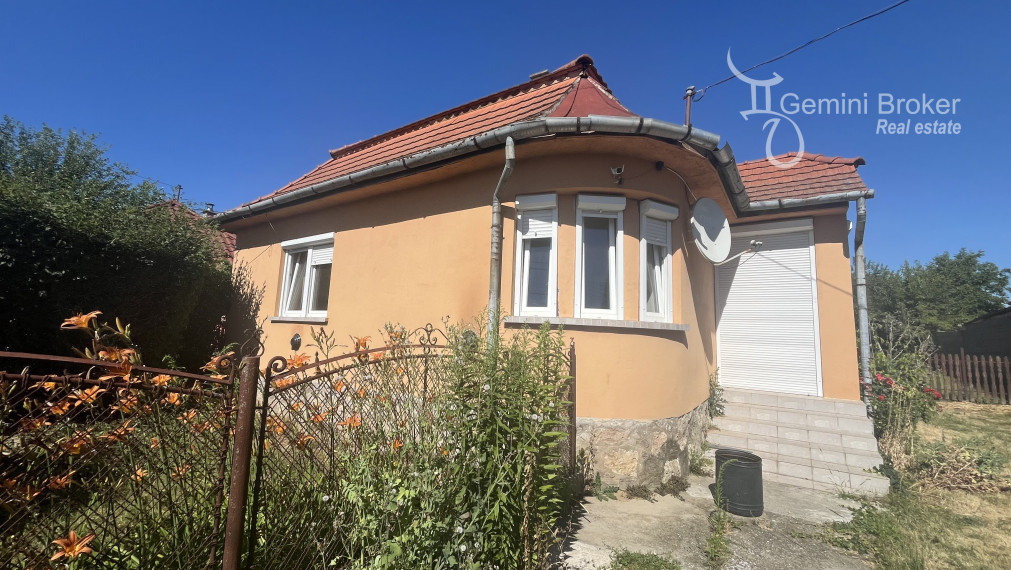 Vilmány - rodinný dom po  rekonštrukcii, veľký pozemok