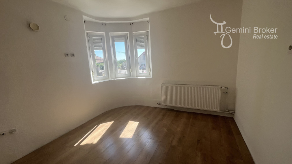 Vilmány - rodinný dom po  rekonštrukcii, veľký pozemok