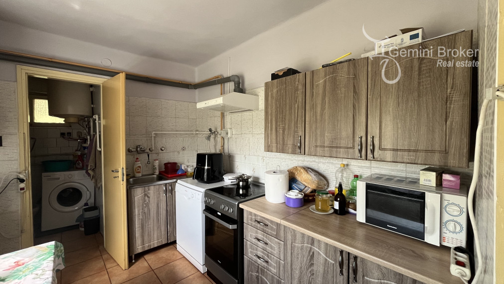 Szögliget - 7 izbový dvojgeneračný poschodový rodinný dom