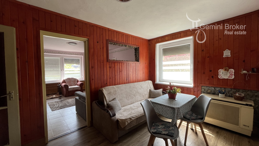 Szögliget - 7 izbový dvojgeneračný poschodový rodinný dom