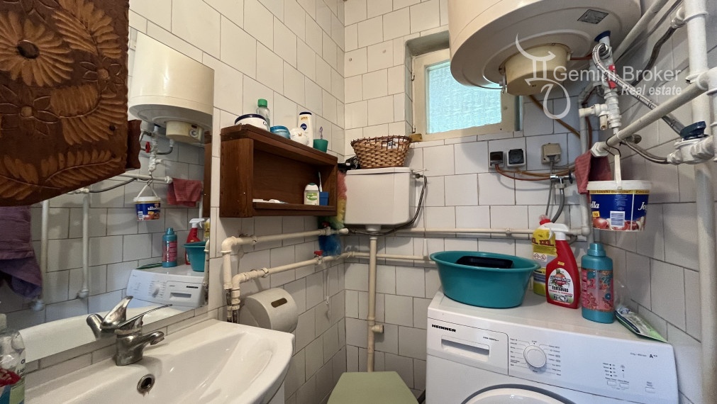 Szögliget - 7 izbový dvojgeneračný poschodový rodinný dom