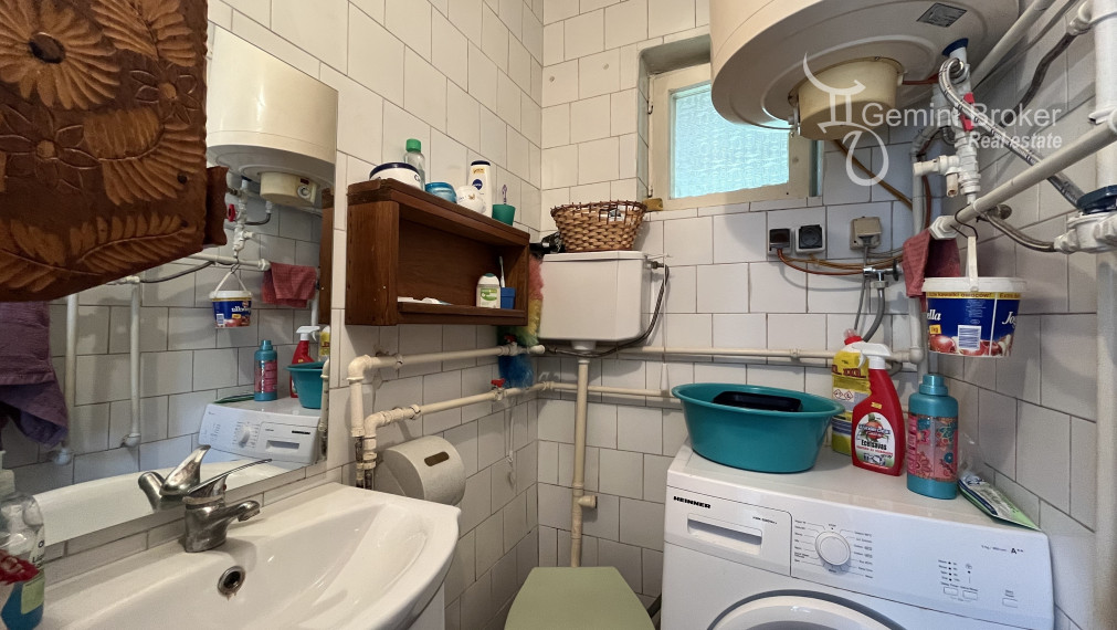 Szögliget - 7 izbový dvojgeneračný poschodový rodinný dom