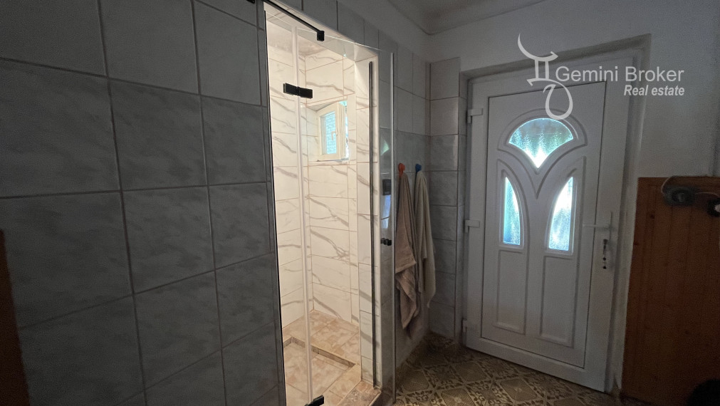 Szögliget - 7 izbový dvojgeneračný poschodový rodinný dom