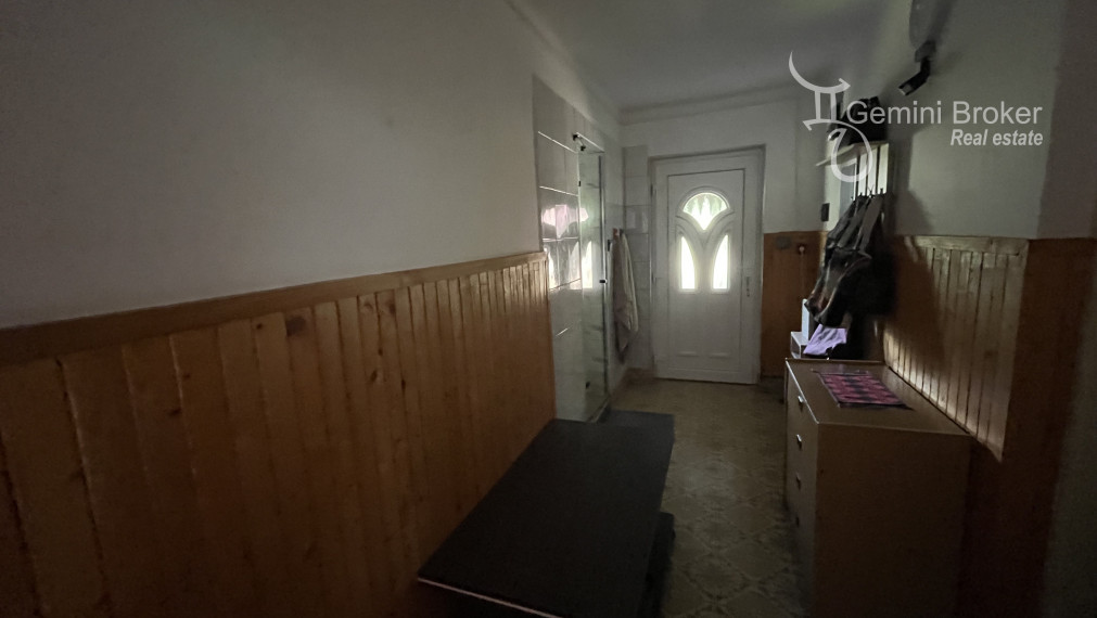 Szögliget - 7 izbový dvojgeneračný poschodový rodinný dom