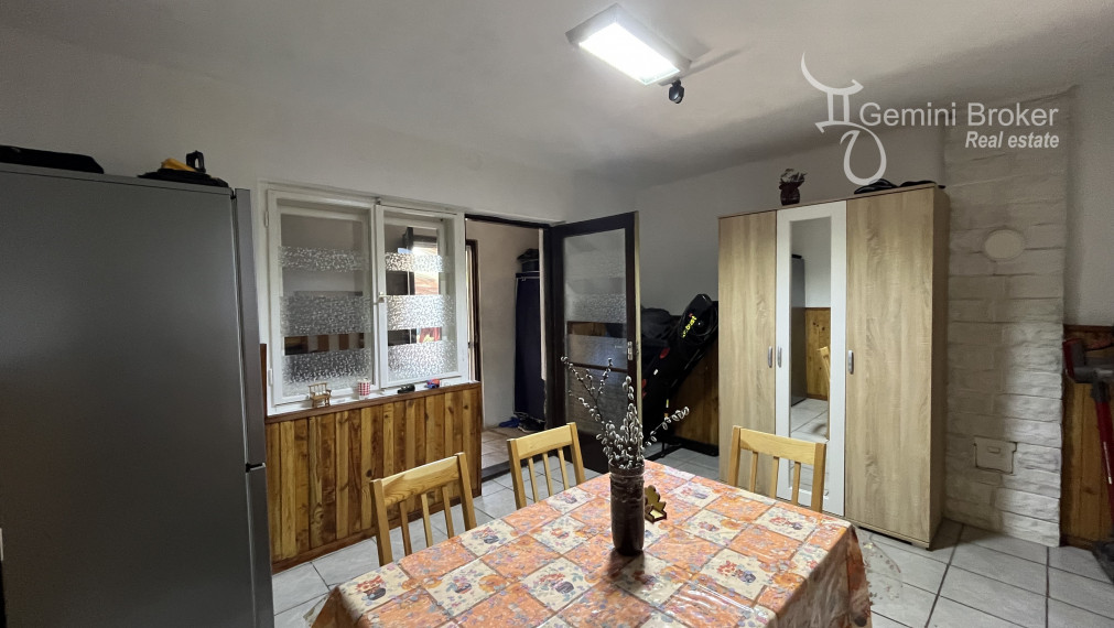 Szögliget - 7 izbový dvojgeneračný poschodový rodinný dom