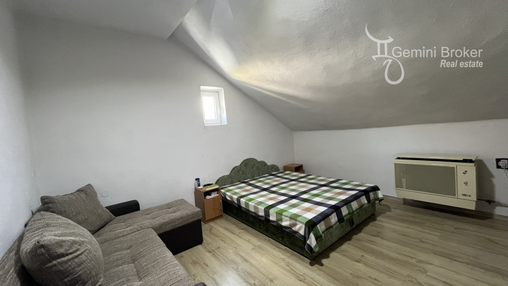 Szögliget - 7 izbový dvojgeneračný poschodový rodinný dom