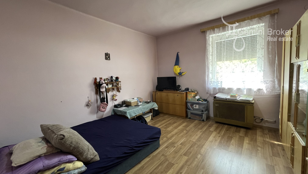 Szögliget - 7 izbový dvojgeneračný poschodový rodinný dom