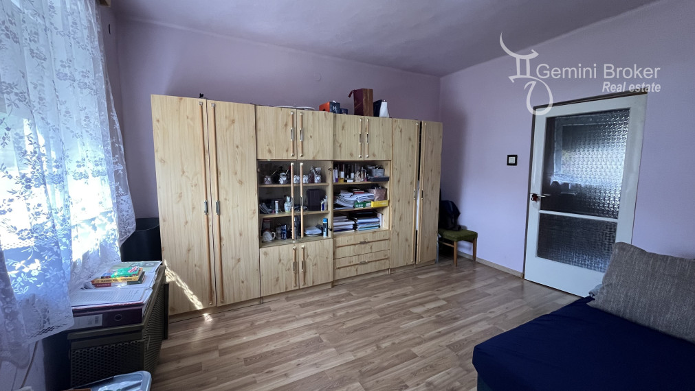 Szögliget - 7 izbový dvojgeneračný poschodový rodinný dom