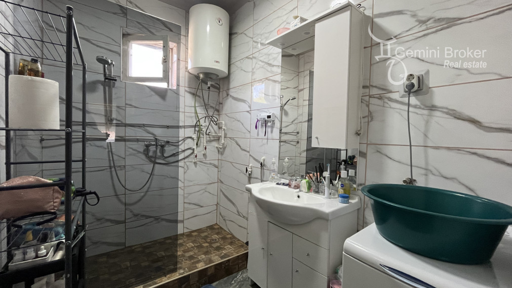 Szögliget - 7 izbový dvojgeneračný poschodový rodinný dom