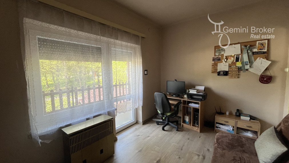 Szögliget - 7 izbový dvojgeneračný poschodový rodinný dom