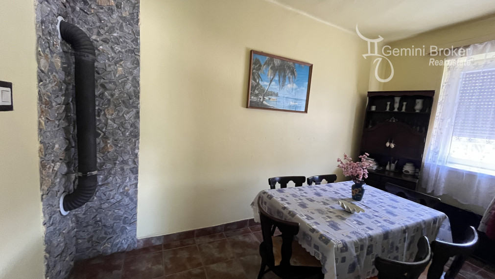 Szögliget - 7 izbový dvojgeneračný poschodový rodinný dom