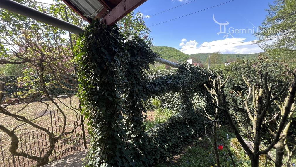 Szögliget - 7 izbový dvojgeneračný poschodový rodinný dom