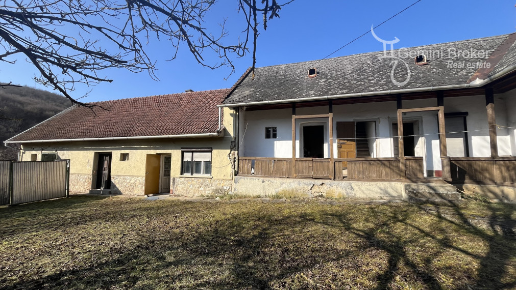 Szőlősardó - 3 izbový rodinný dom s 30á pozemkom