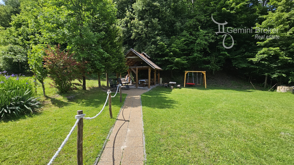 Nagyhuta - výnimočná nehnuteľnosť - panzión - na samote u lesa