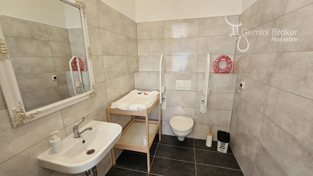 Vilmány - polyfunkčná budova vhodná na bývanie aj podnikanie