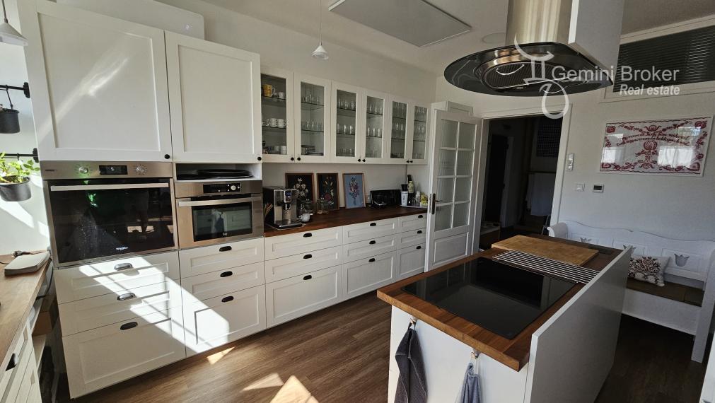 Vilmány - polyfunkčná budova vhodná na bývanie aj podnikanie