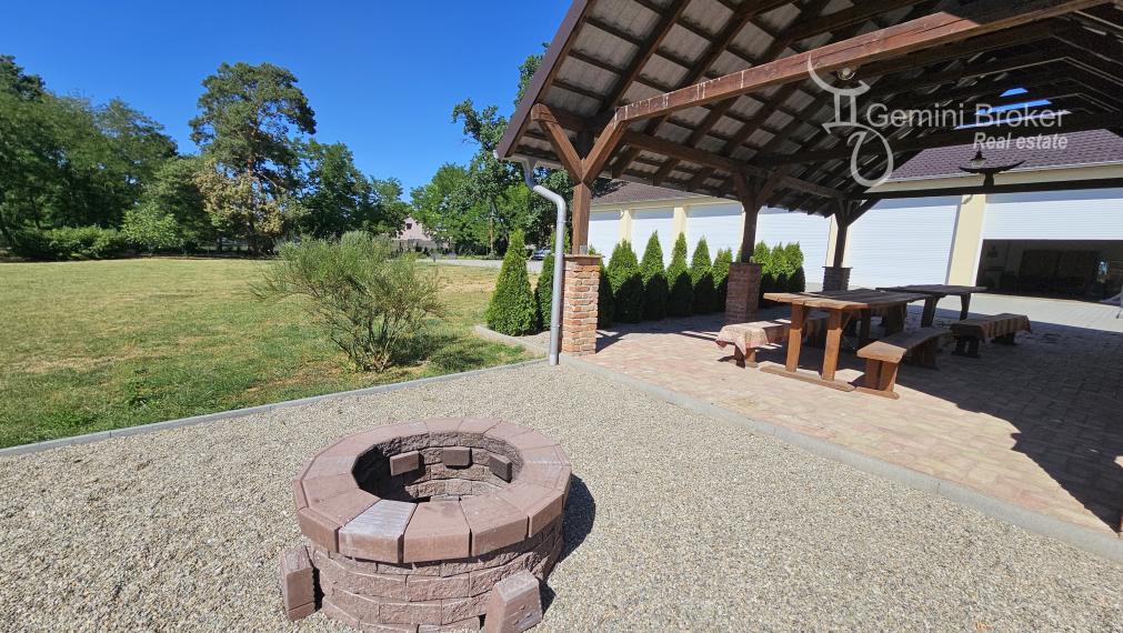 Vilmány - polyfunkčná budova vhodná na bývanie aj podnikanie