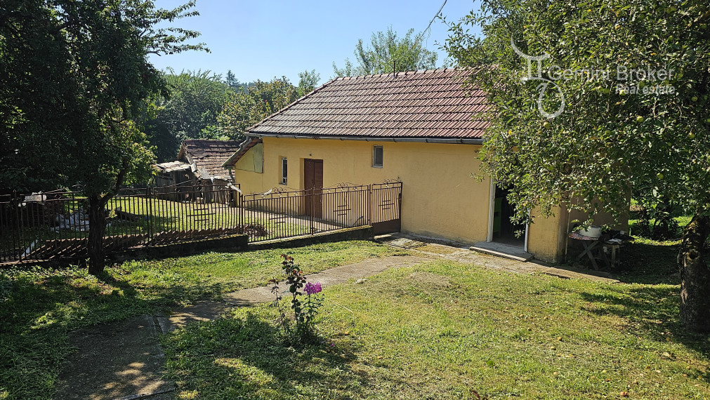 Bózsva - 3 nehnuteľnosti na veľkom pozemku