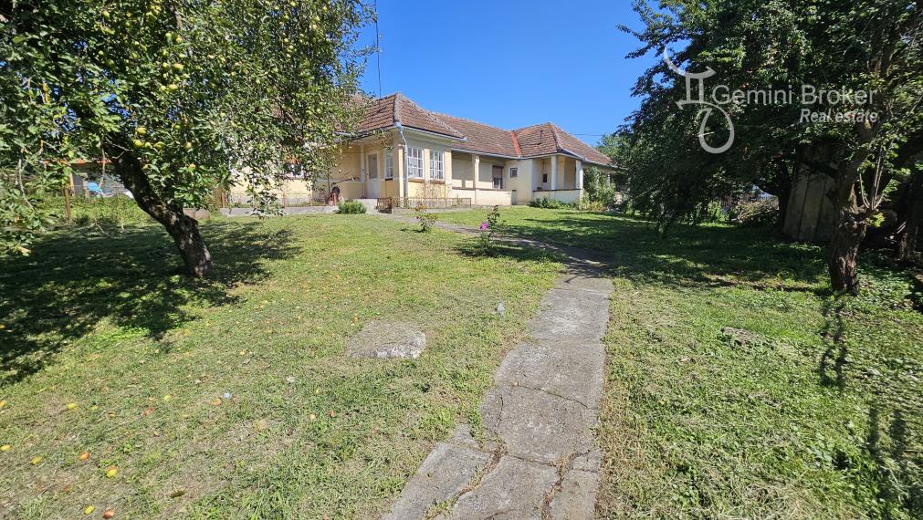 Bózsva - 3 nehnuteľnosti na veľkom pozemku