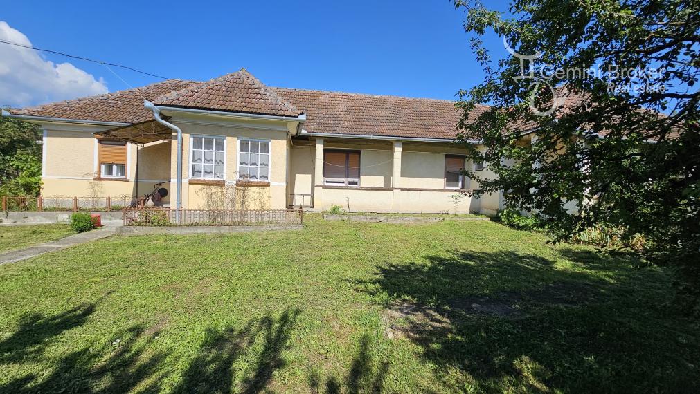 Bózsva - 3 nehnuteľnosti na veľkom pozemku