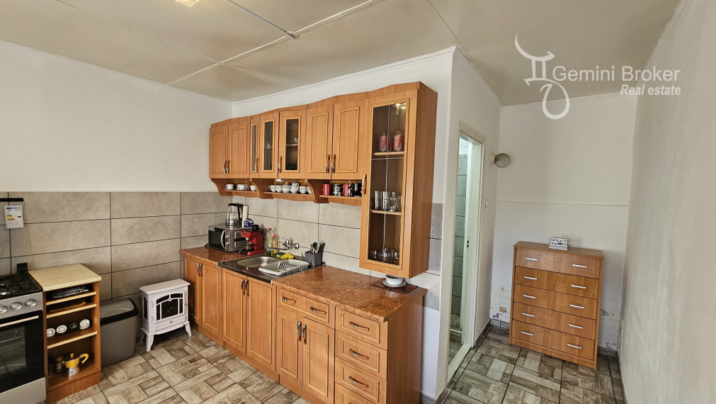 Kovácsvágás - 2 izbový rodinný dom vo výbornom stave, čiastočná rekonštrukcia