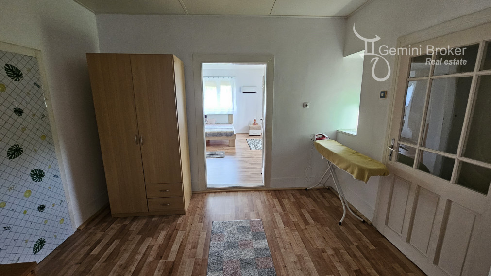 Kovácsvágás - 2 izbový rodinný dom vo výbornom stave, čiastočná rekonštrukcia