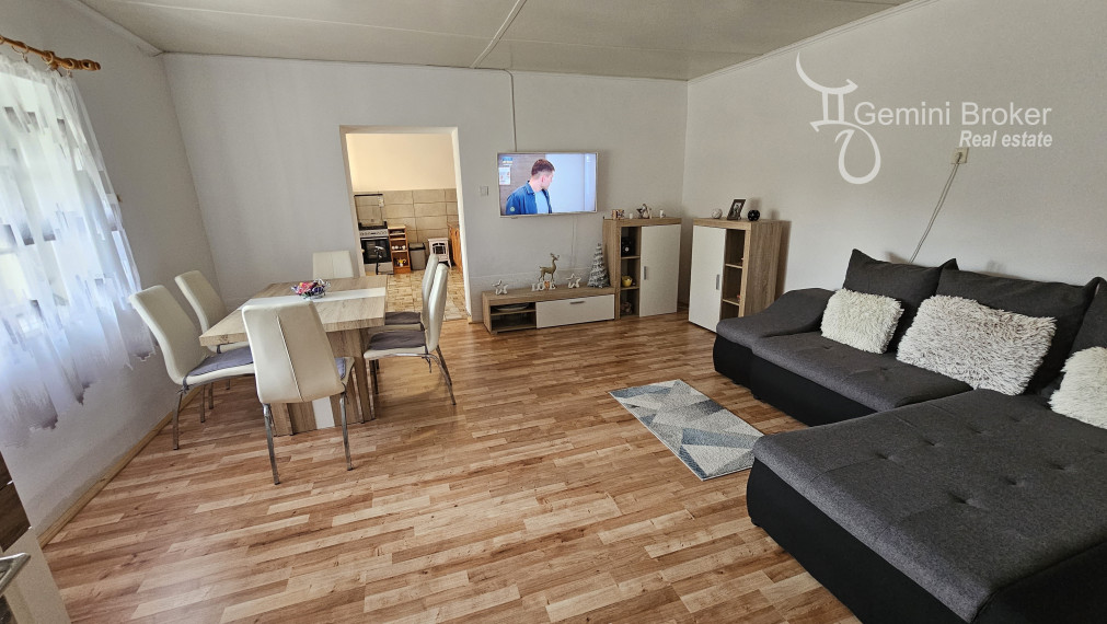 Kovácsvágás - 2 izbový rodinný dom vo výbornom stave, čiastočná rekonštrukcia